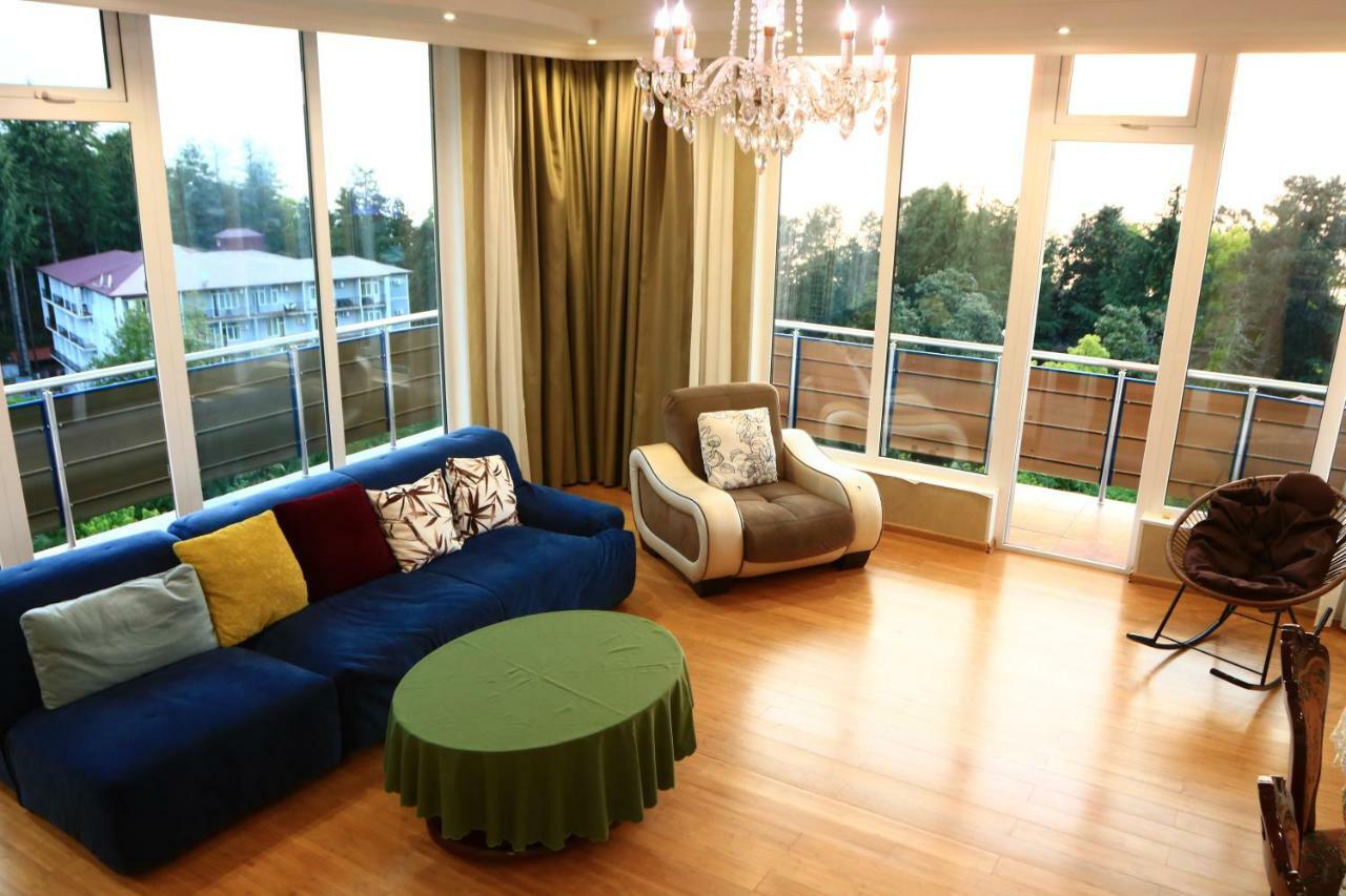 Rainbow Rooms Apart Hotelマヒンジャウリ エクステリア 写真