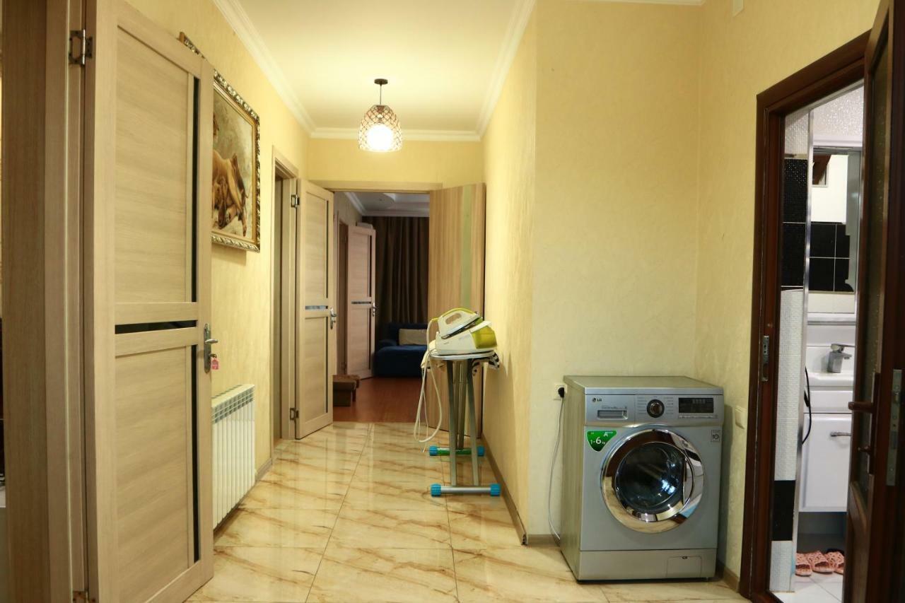 Rainbow Rooms Apart Hotelマヒンジャウリ エクステリア 写真