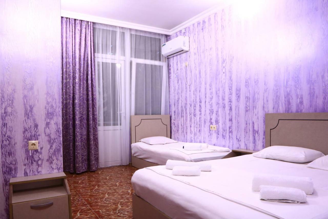 Rainbow Rooms Apart Hotelマヒンジャウリ エクステリア 写真