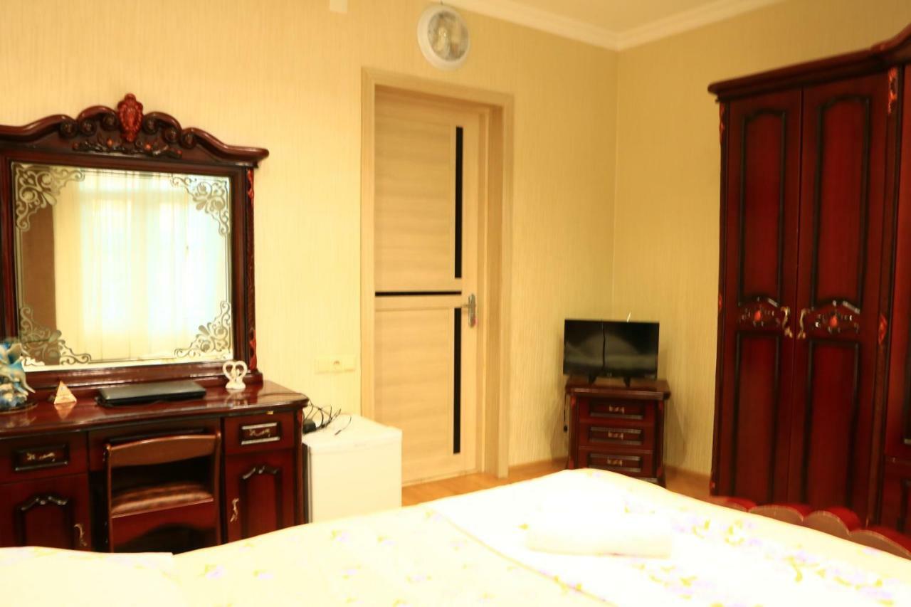 Rainbow Rooms Apart Hotelマヒンジャウリ エクステリア 写真